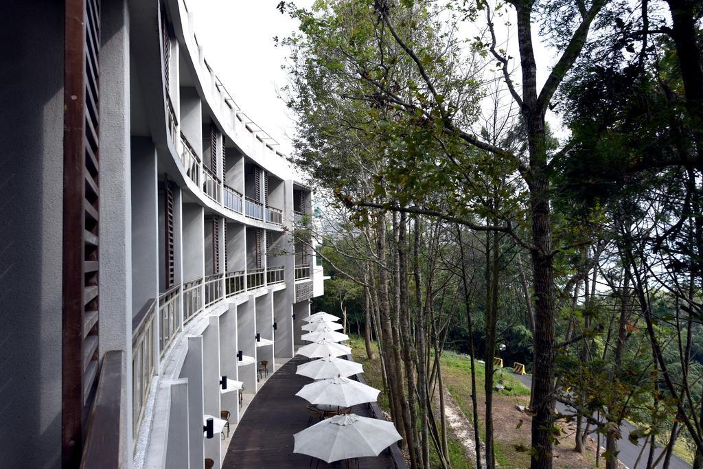 Sun Moon Lake Bamboo Rock Garden Юйчи Экстерьер фото